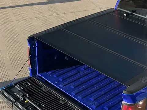 Low Profile Hard Quad Fold Tonneau Cover For Nissan
